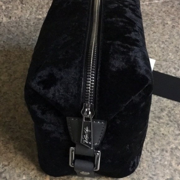 $ALE✨Kendall + Kylie Black Velvet Cosmetic Bag - Picture 4 of 6